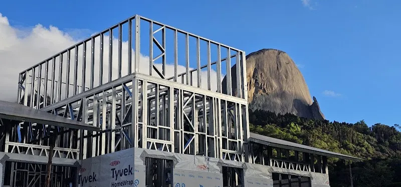 Steel planet construções